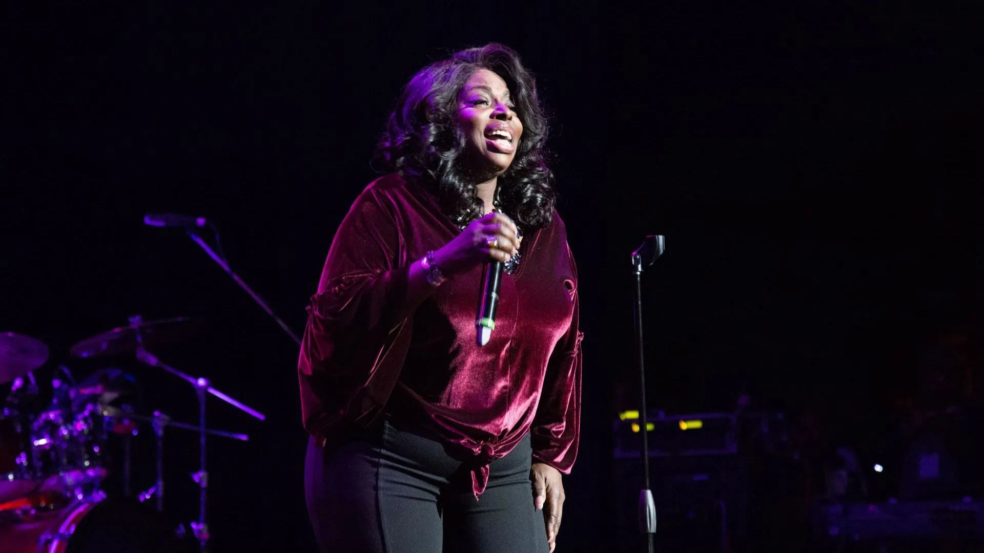 4th Annual Raheem DeVaughn &amp; Friends Holiday Charity Concert - Source: Getty