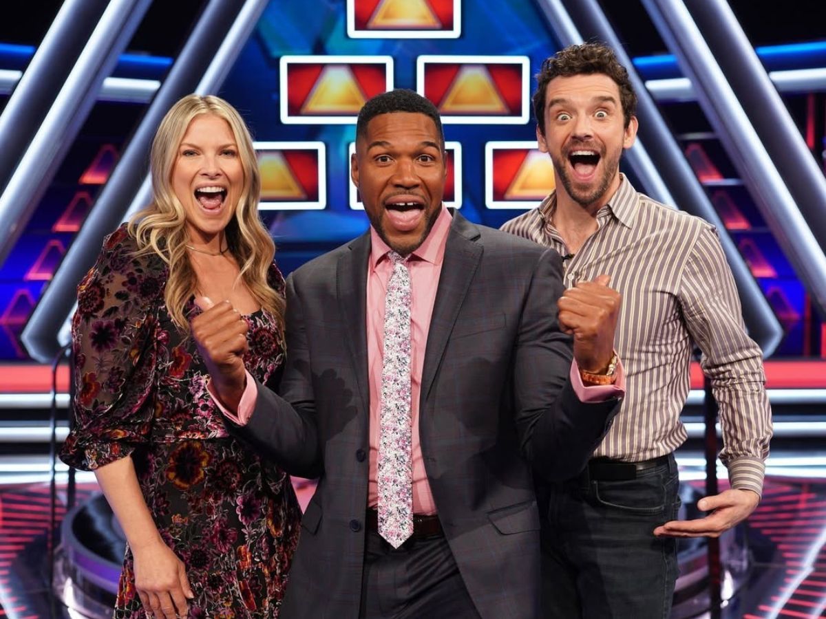 Ali Larter &amp; Michael Urie with Michael Strahan on The $100,000 Pyramid show