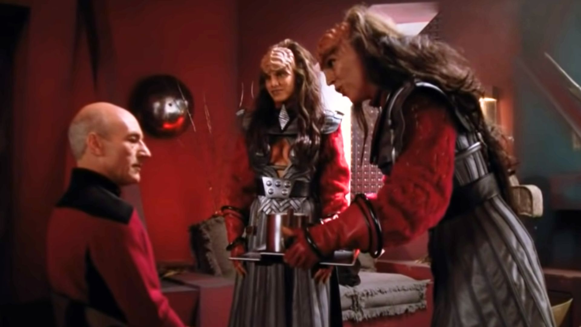 Scene from Star Trek: The Next generation | Image via Paramount Television