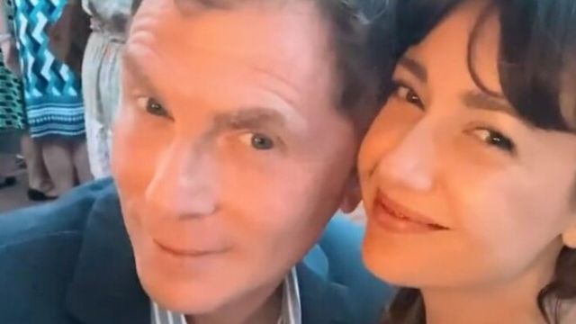When did Bobby Flay break up with Christina Pérez? Celebrity chef  reportedly dating his Food Network costar Brooke Williamson