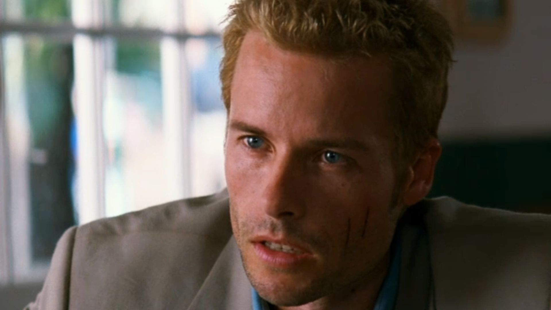 Guy Pearce in Memento | Image via Summit Entertainment