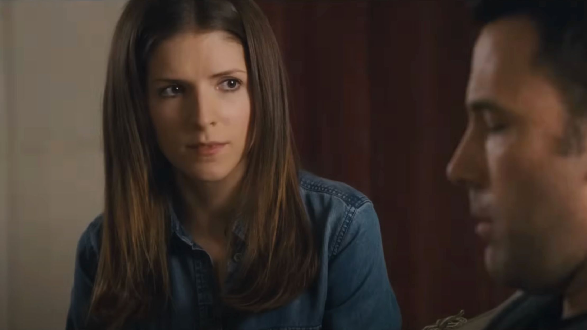 Anna Kendrick in The Accountant (Image via YouTube/@WarnerBros)