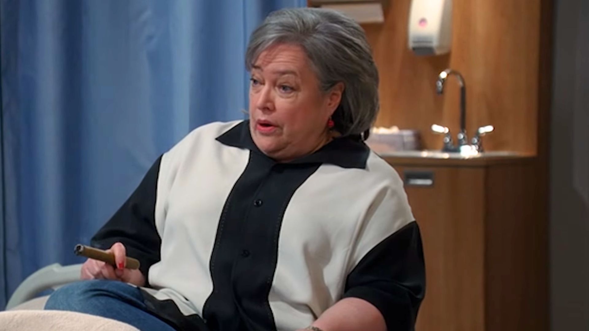 Kathy Bates In Two and a Half Men | Image via Warner Bros. Television