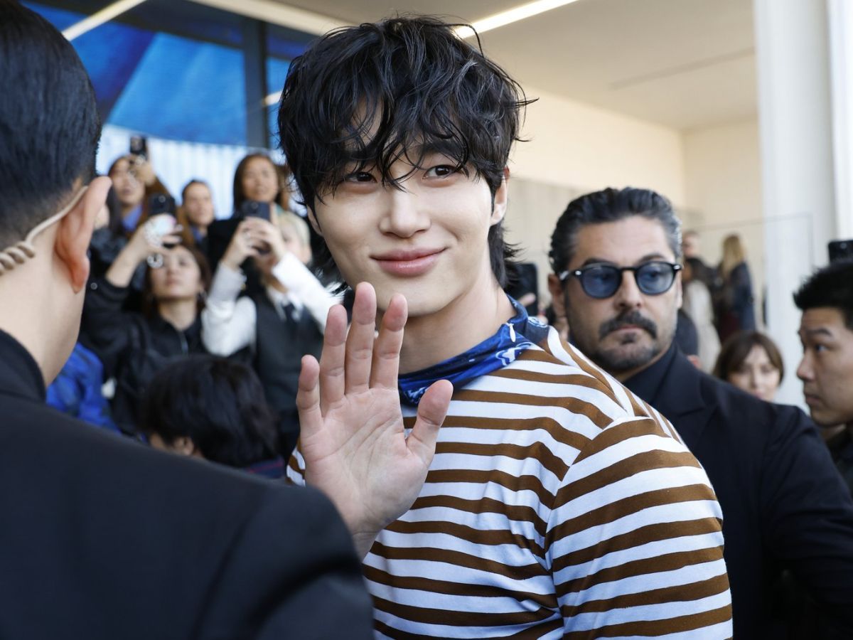 Byeon Wooseok at the Prada fashion show (image via Getty)