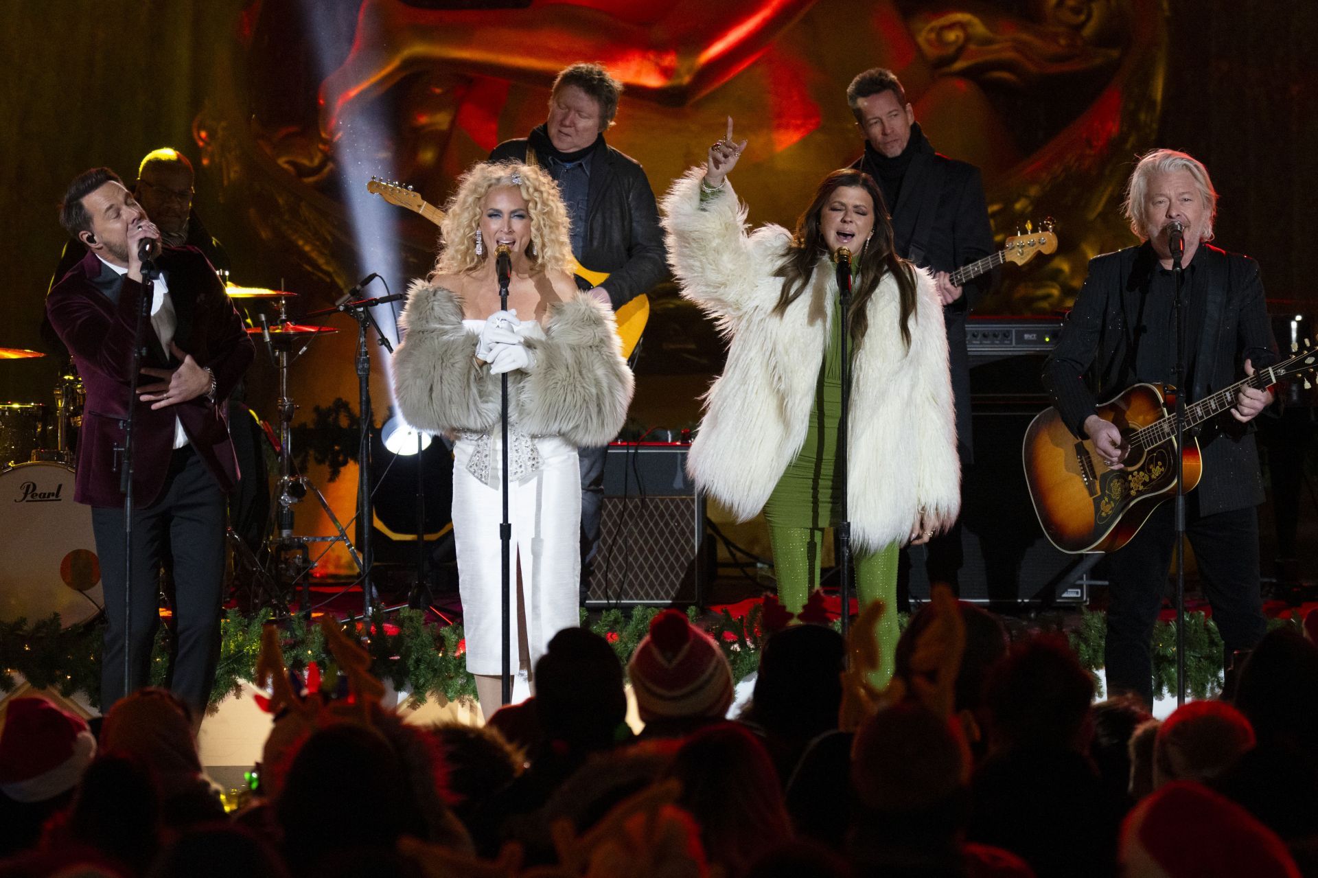 Little Big Town at the 2024 Rockefeller Center Tree Lighting Ceremony - (Image via Getty Images)