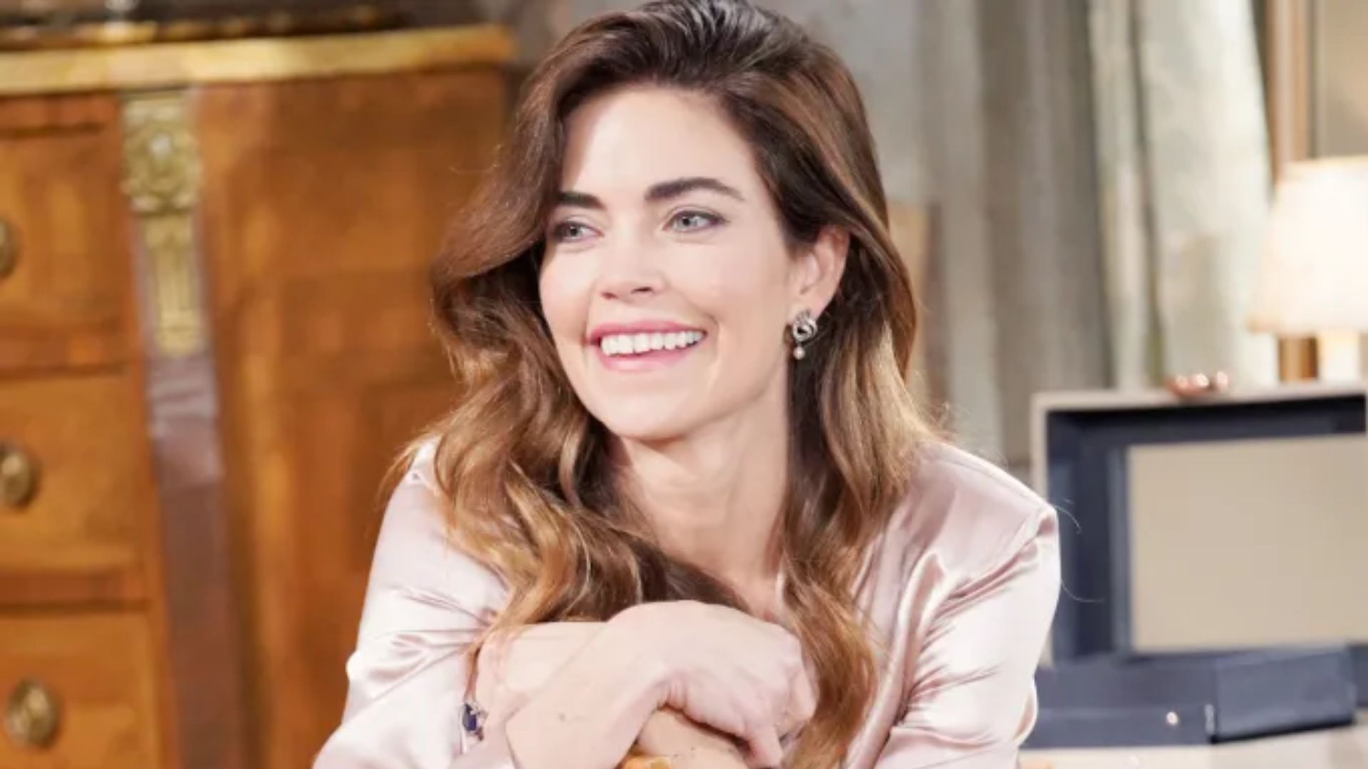 Amelia Heinle from the Young and the Restless | Image via CBS