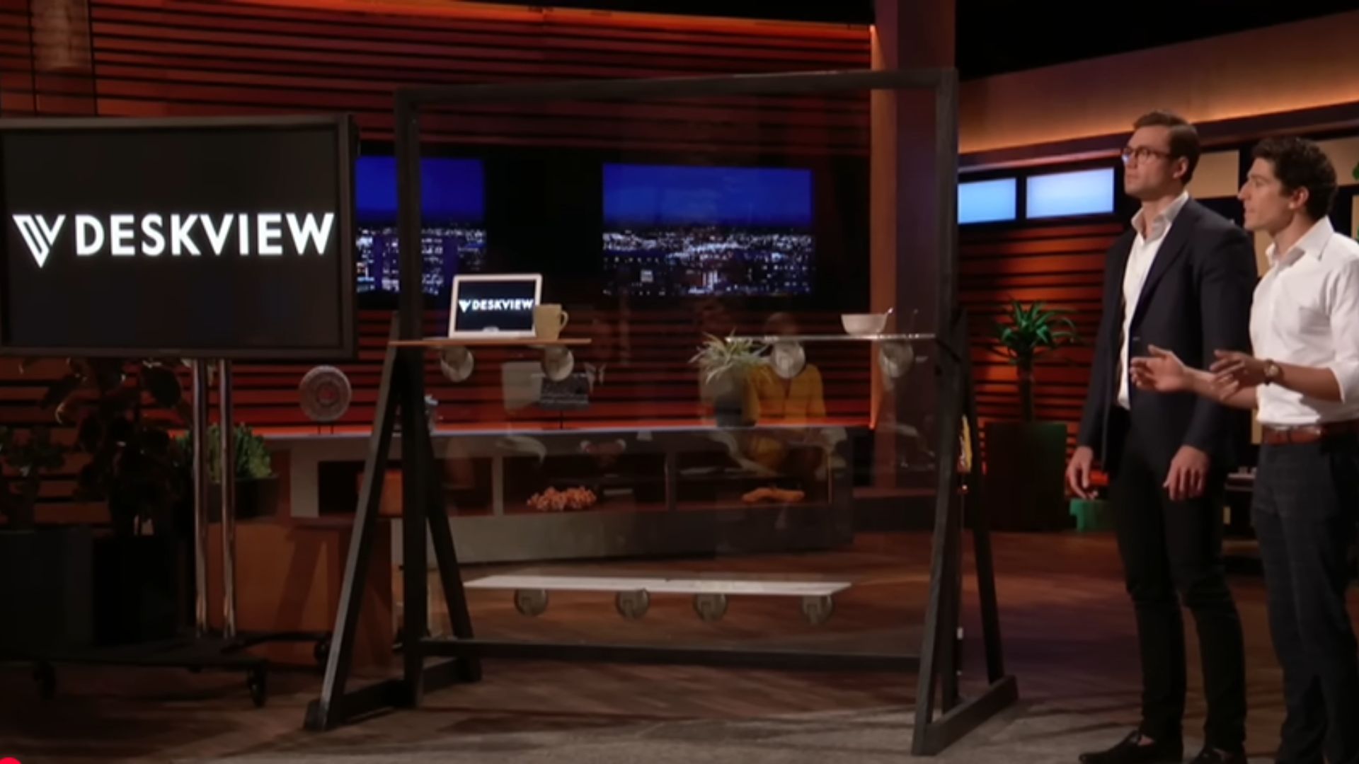 Deskview featured in Season 10 of Shark Tank/ Image via YouTube/ @sonypicturestelevision