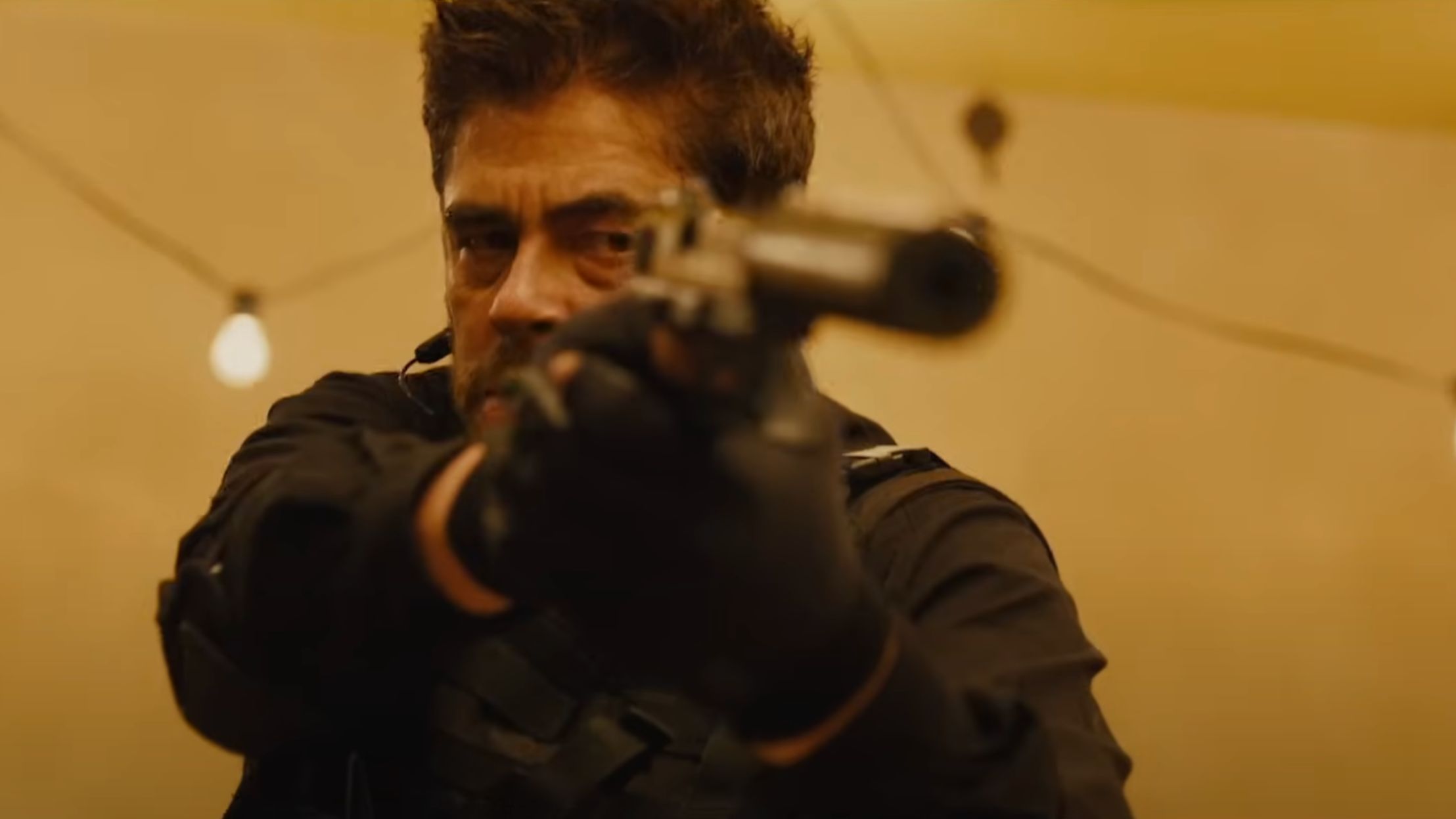 A still from Denis Villeneuve&rsquo;s Sicario (Image via YouTube/@LionsgateMovies)