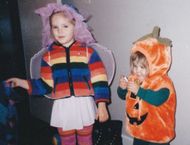 Who are Ainsley Seiger's family members?