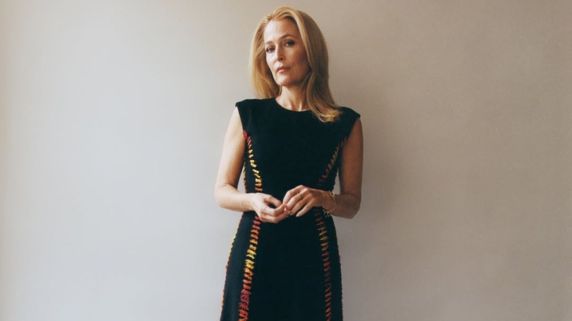Gillian Anderson (Image via Instagram/@gilliana)