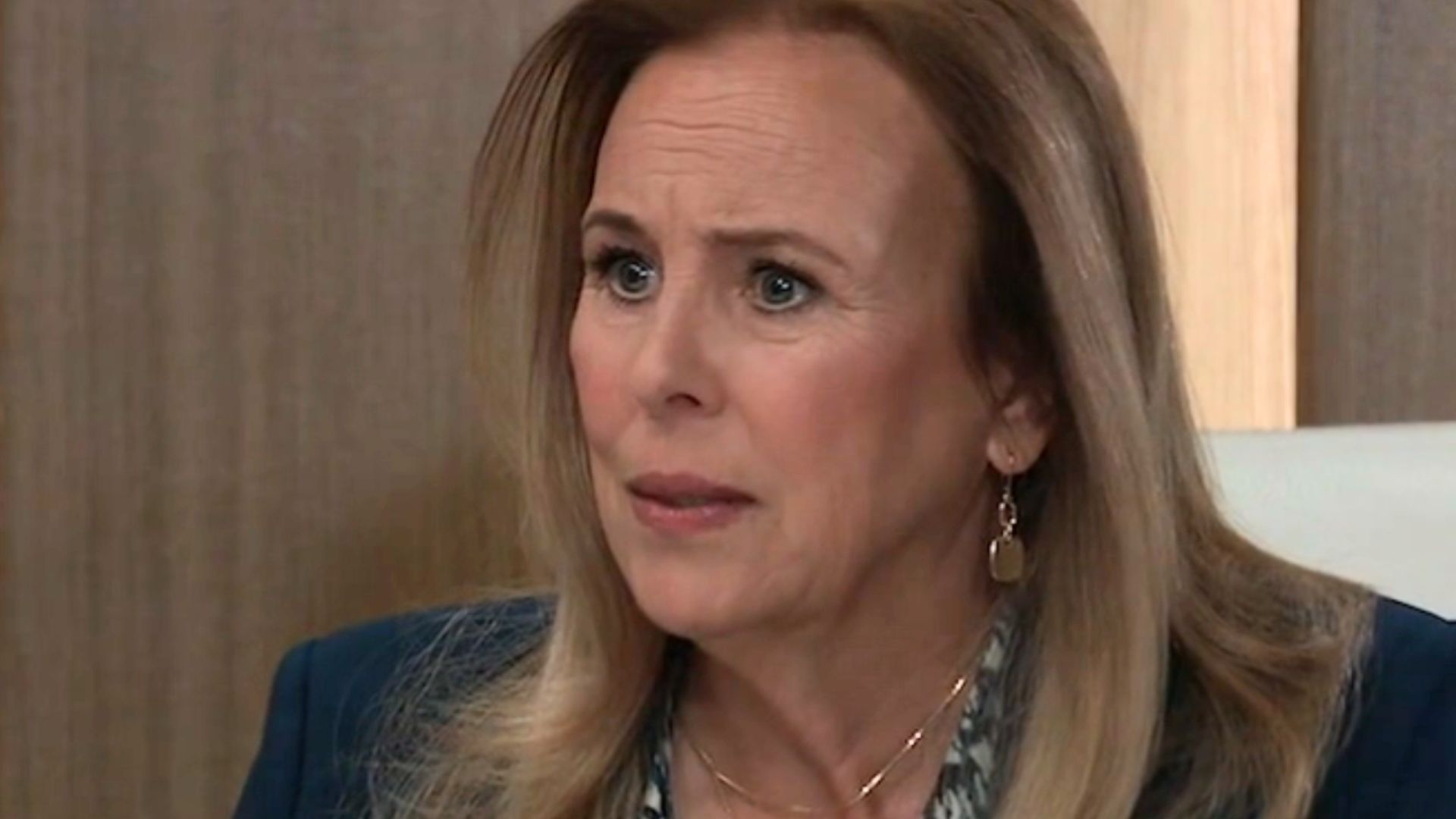 General Hospital&#039;s Laura has a chat with Sonny | Image: ABC