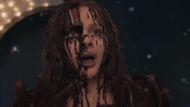 Chloë Grace Moretz.as Carrie in Carrie (2013) (Image via Amazon MGM Studios/Carrie Official Trailer)