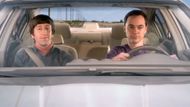 Jim Parsons with Simon Helberg in The Big Bang Theory | Image via Warner Bros. Television