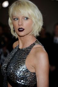 "Manus x Machina: Fashion In An Age Of Technology" Costume Institute Gala - Arrivals - Source: Getty