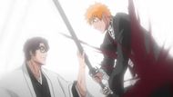 Aizen stops Ichigo’s attack (Image Credit: Studio Pierrot)