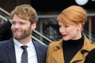 Seth Gabel & Bryce Dallas Howard (Image via Getty)