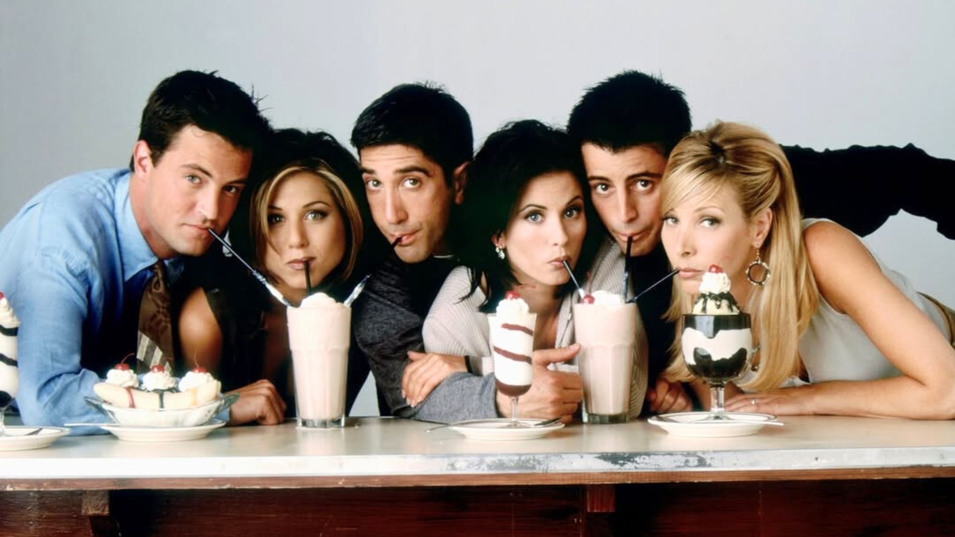 Cast of F.R.I.E.N.D.S | Image via Instagram: friends