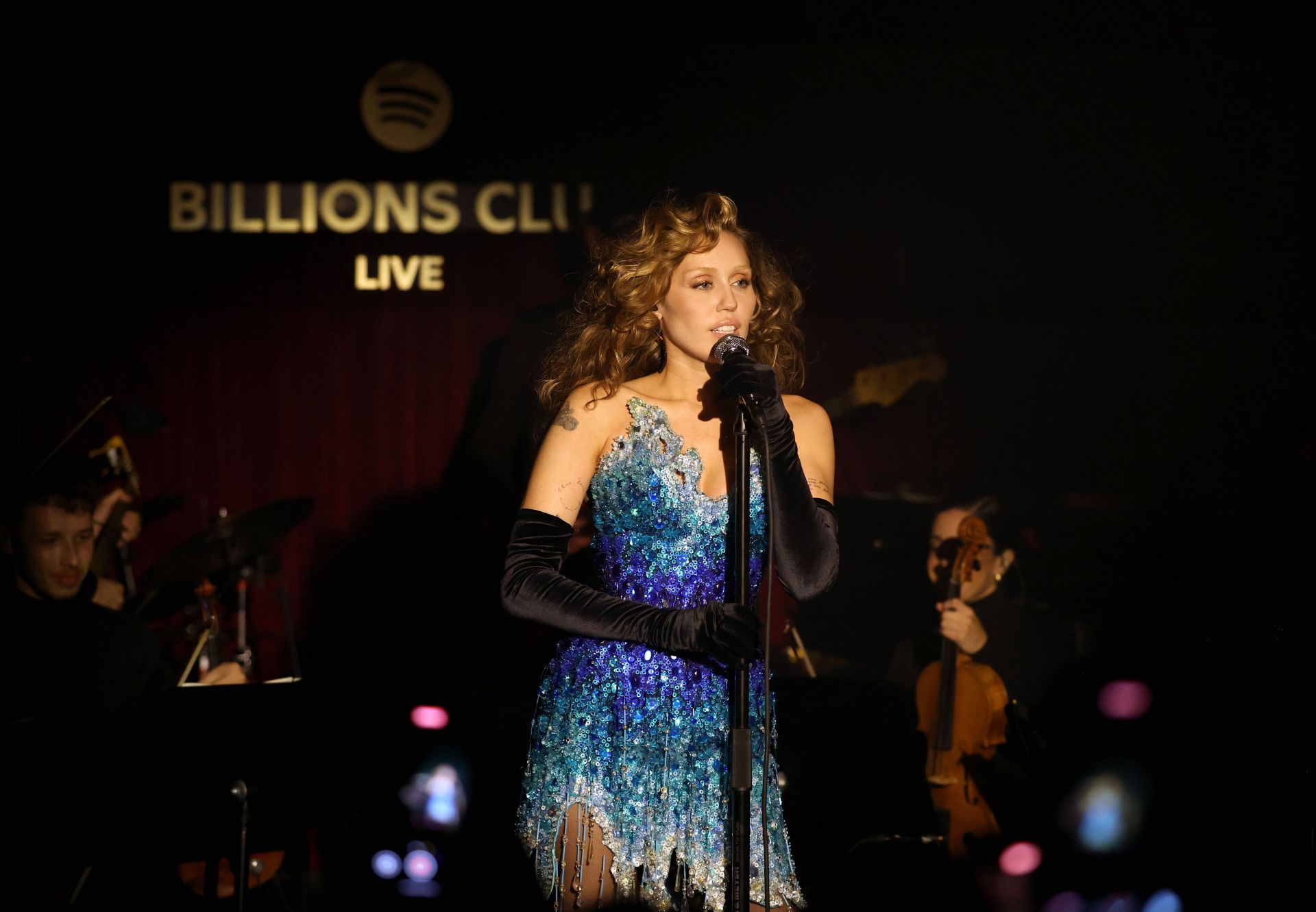 Miley Cyrus Billions Club Series Paris - Source: Getty