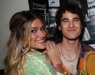 Darren Criss & Mia Swier (Image via Getty)