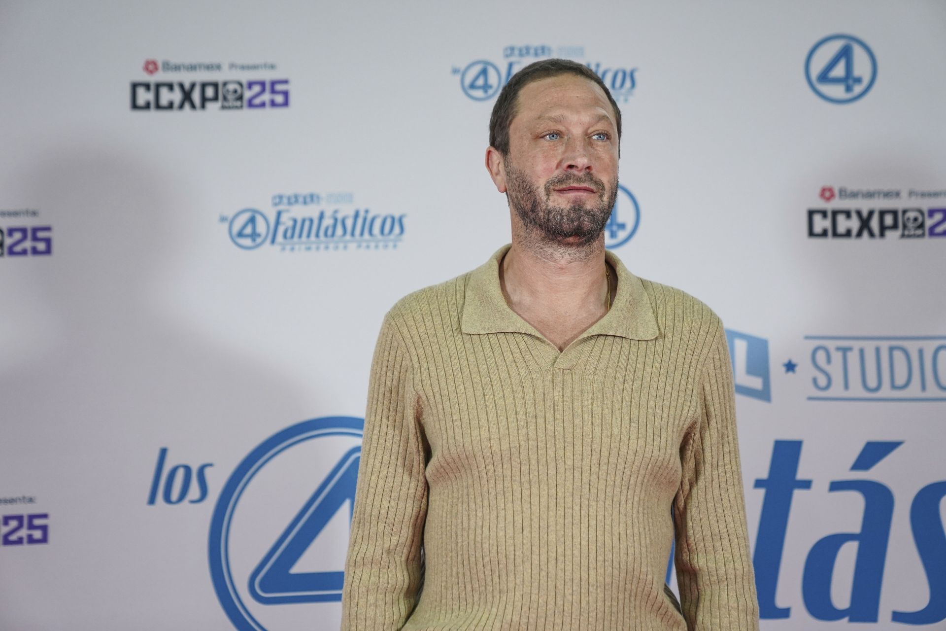 Ebon Moss-Bachrach attends the CCXP Mexico 2025 at Expo CitiBanamex on May 31, 2025 in Mexico City, Mexico | Image via: Getty