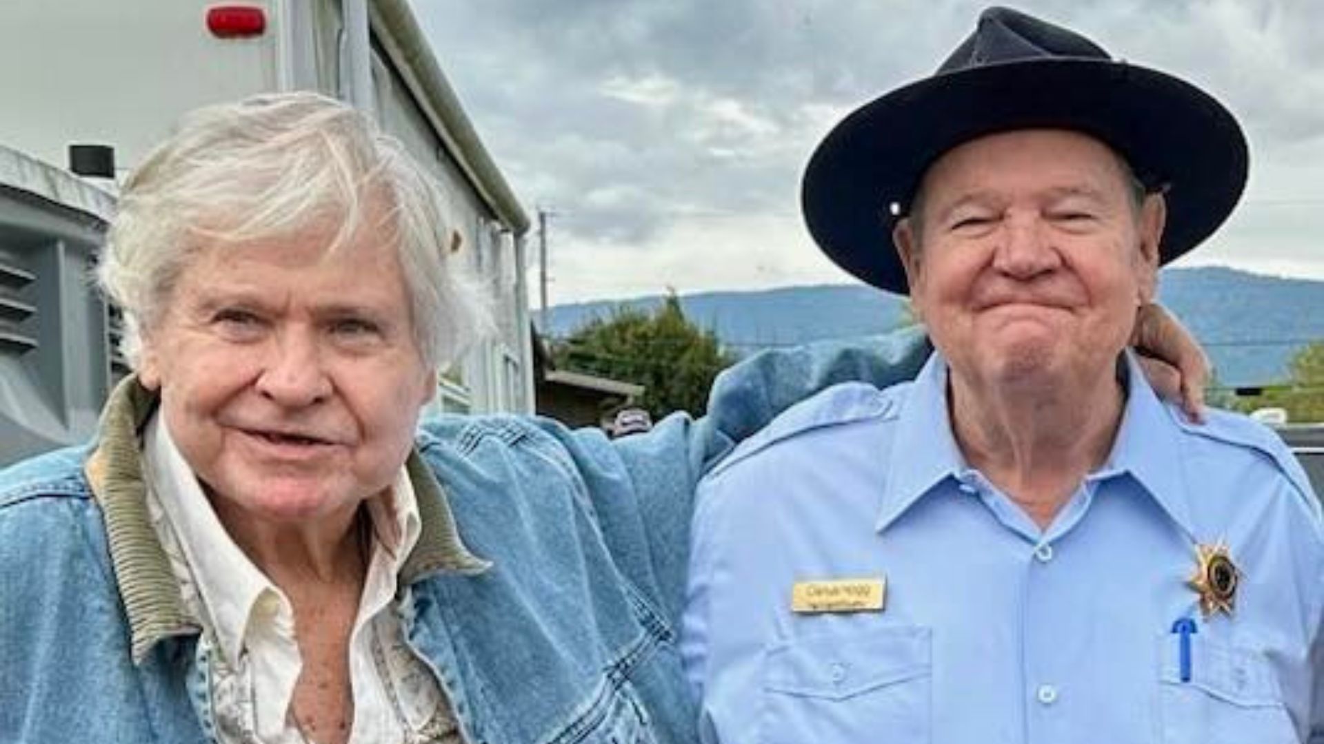 Rick Hurst (R) with Ben Jones (L) (Image via Facebook/Cooter