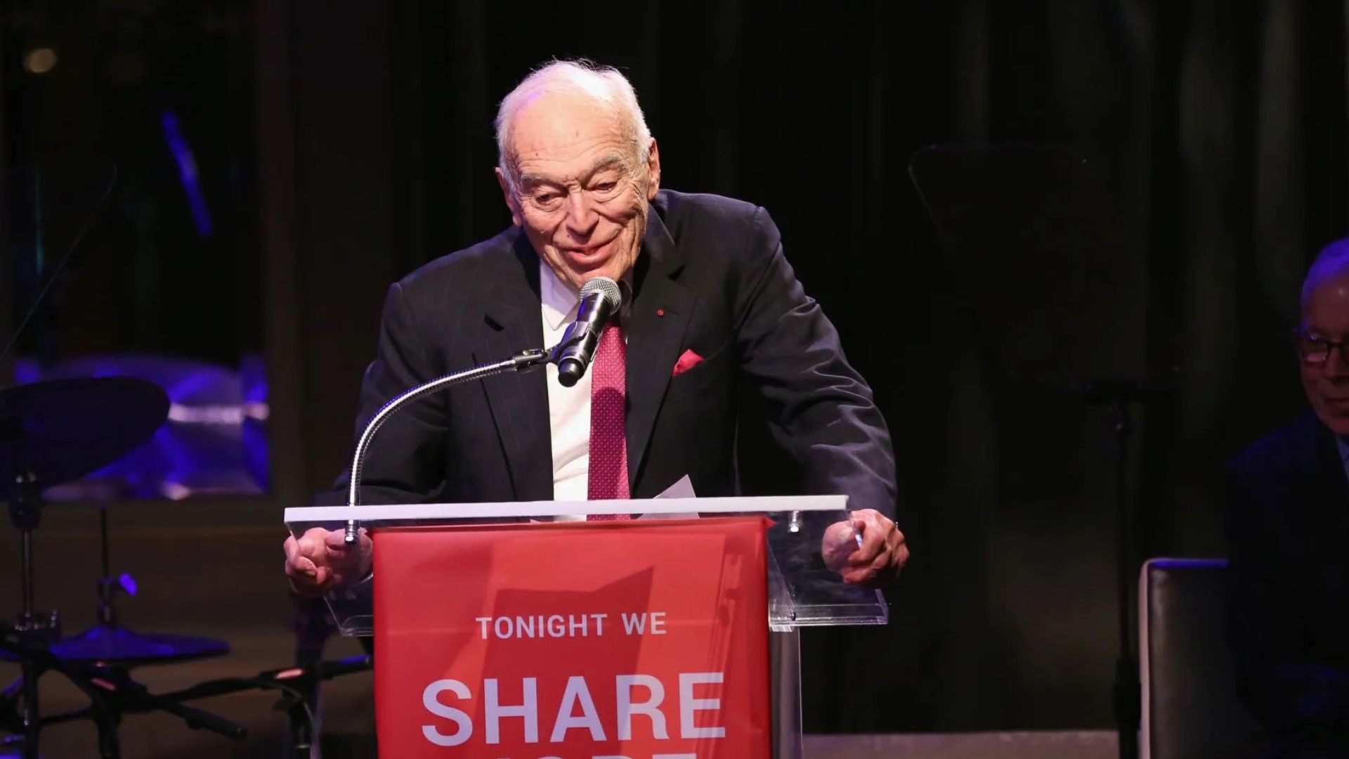 Leonard Lauder (Image via Getty)