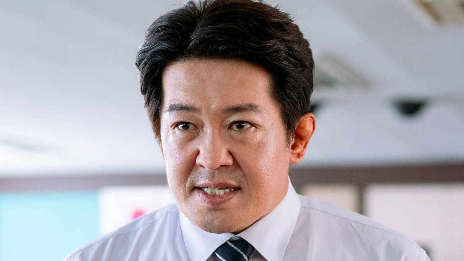 Man-sik addressed the press (Image via Instagram @jtbcdrama)