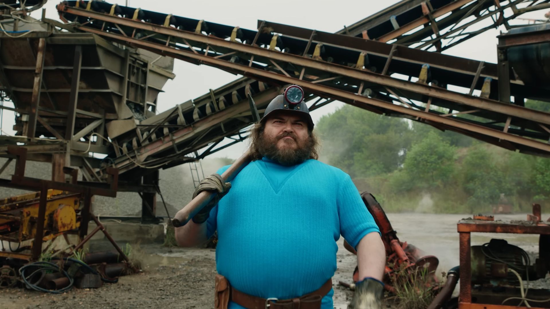 Jack Black is an expert crafter in the film. (Image via Warner Bros.)