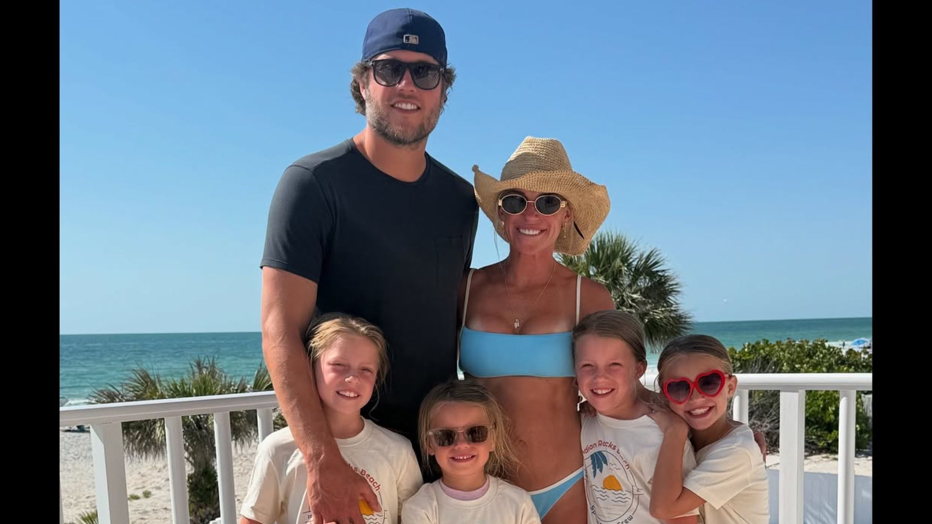 Matthew Stafford &amp; Kelly Stafford with their kids (Image via Instagram/@kbstafford89)