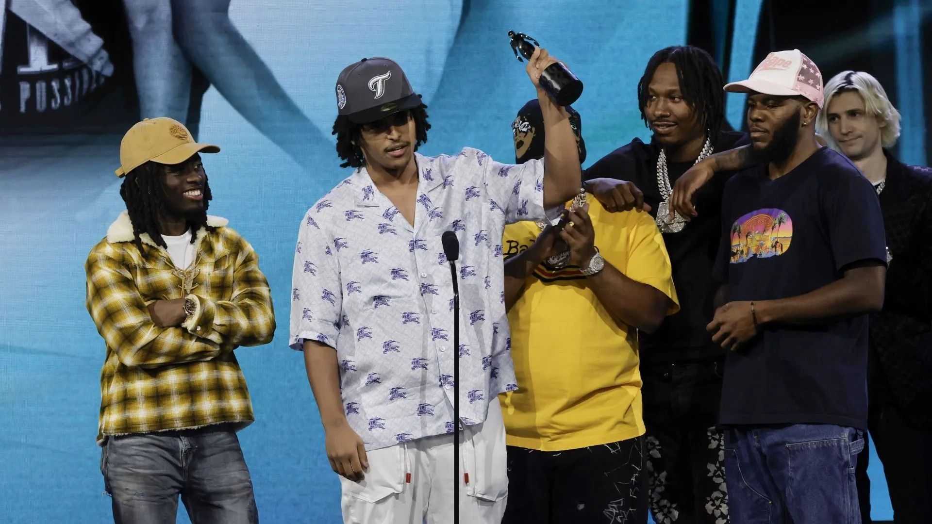  Kai Cenat, Agent 00, Fanum, Duke Dennis and Chrisnxtdoor of AMP accept the Streamy Award for Lifestyle - Source: Getty