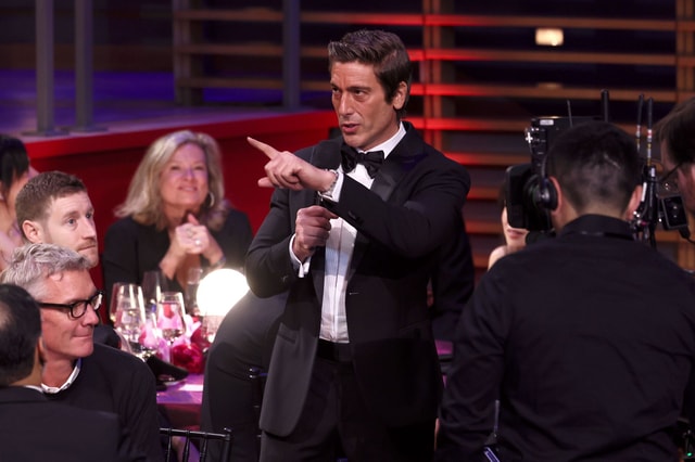 He loves it low key" — Internet reacts to ABC News anchor David Muir saying he takes being called “daddy” on social media as a compliment