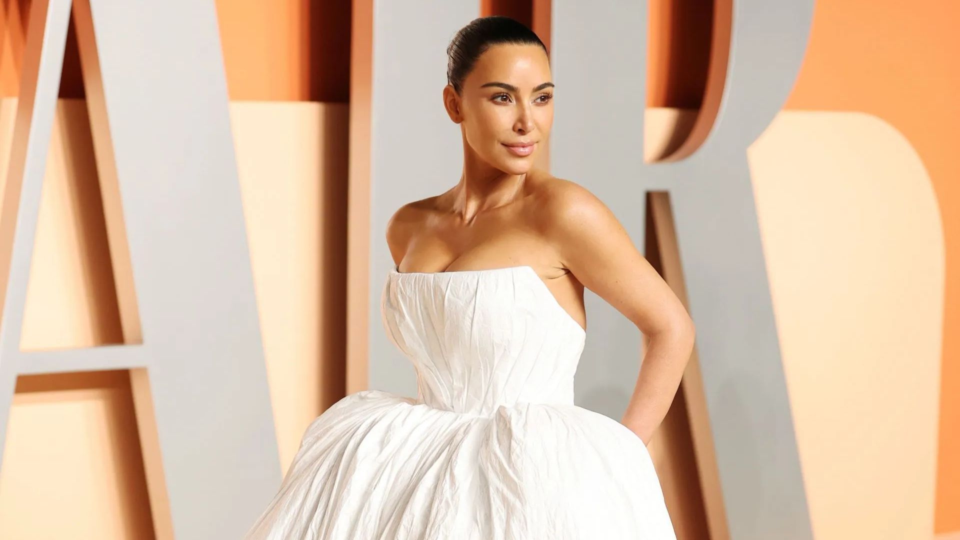 Kim Kardashian (Getty via Soap Central CMS - Resized on Canva)