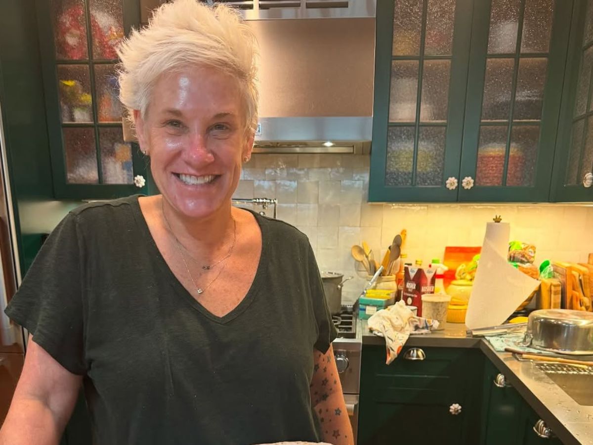 Anne Burrell. Image Source: Instagram /@chefanneburrell