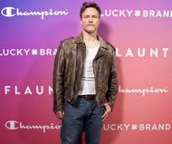 Scott Porter Family – Father, Mother, Siblings, Wife, Children