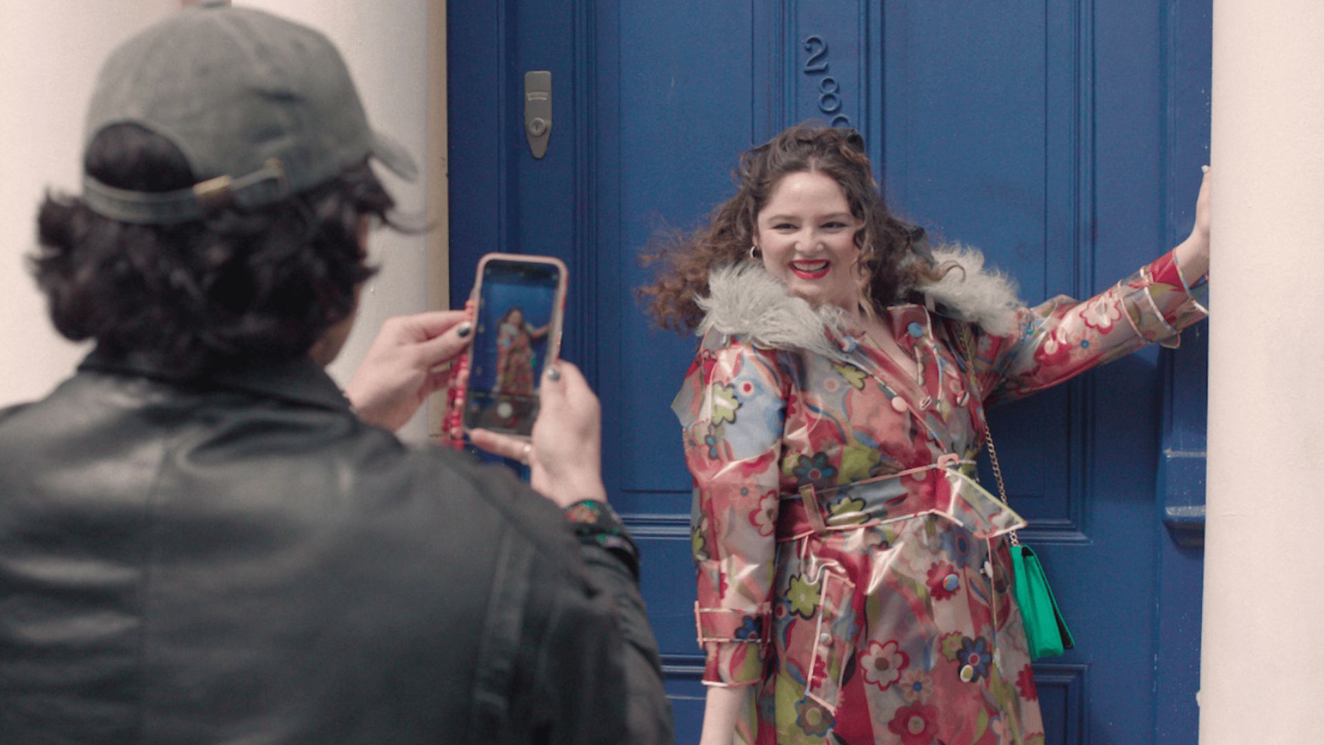 Scene from Too Much | Image via: Netflix