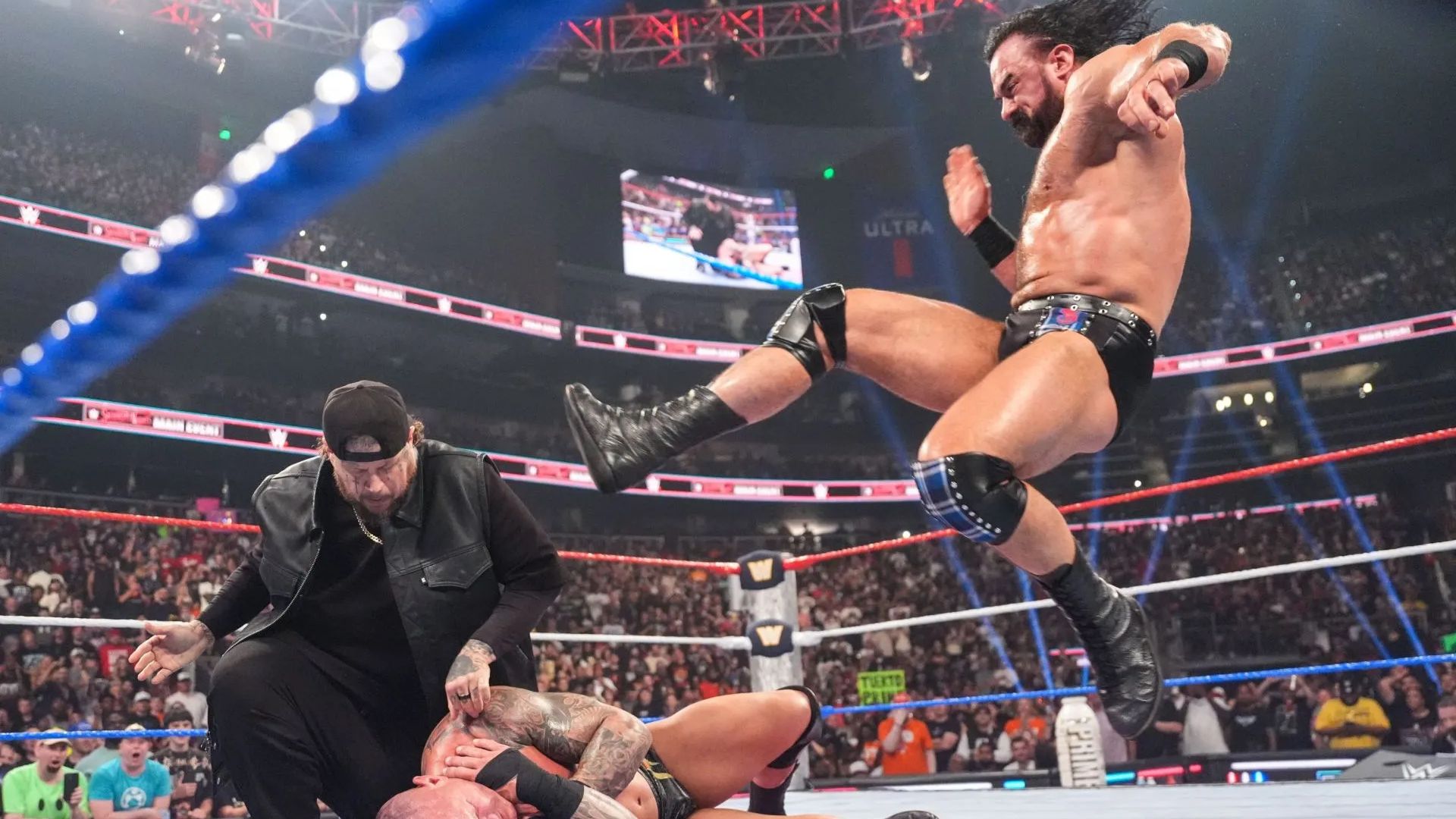 Drew McIntyre knocking out Jelly Roll with a Claymore Kick (Getty via Soap Central CMS - Resized on Canva)