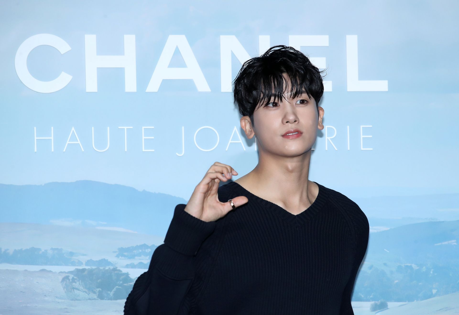 Tweed de CHANEL Photocall - Source: Getty