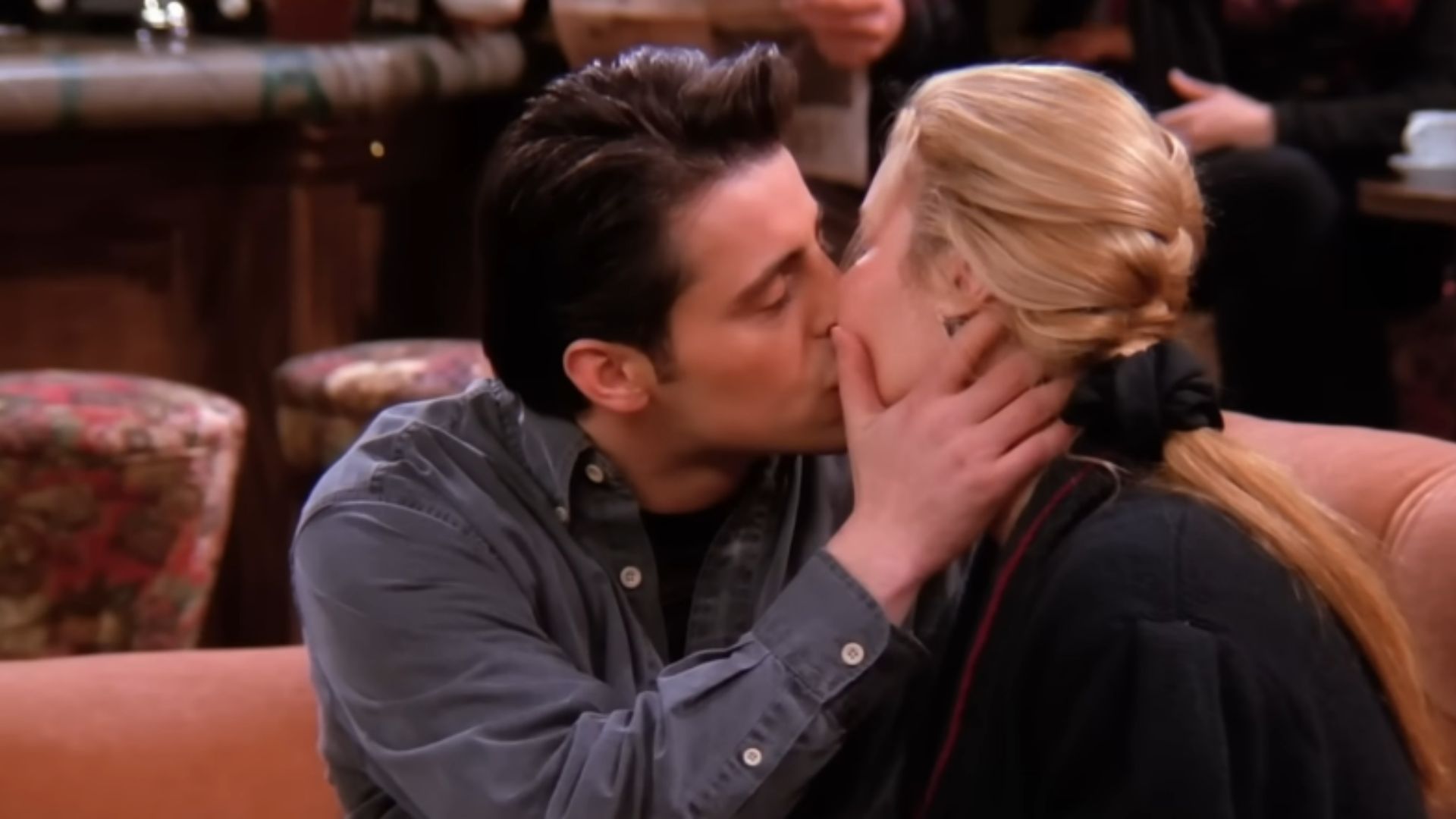 Joey &amp; Pheobe. Image Via. Friends, YouTube