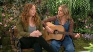 Mariah (Camryn Grimes) and Tessa (Cait Fairbanks) may make beautiful music again on The Young and the Restless | Image: JPI