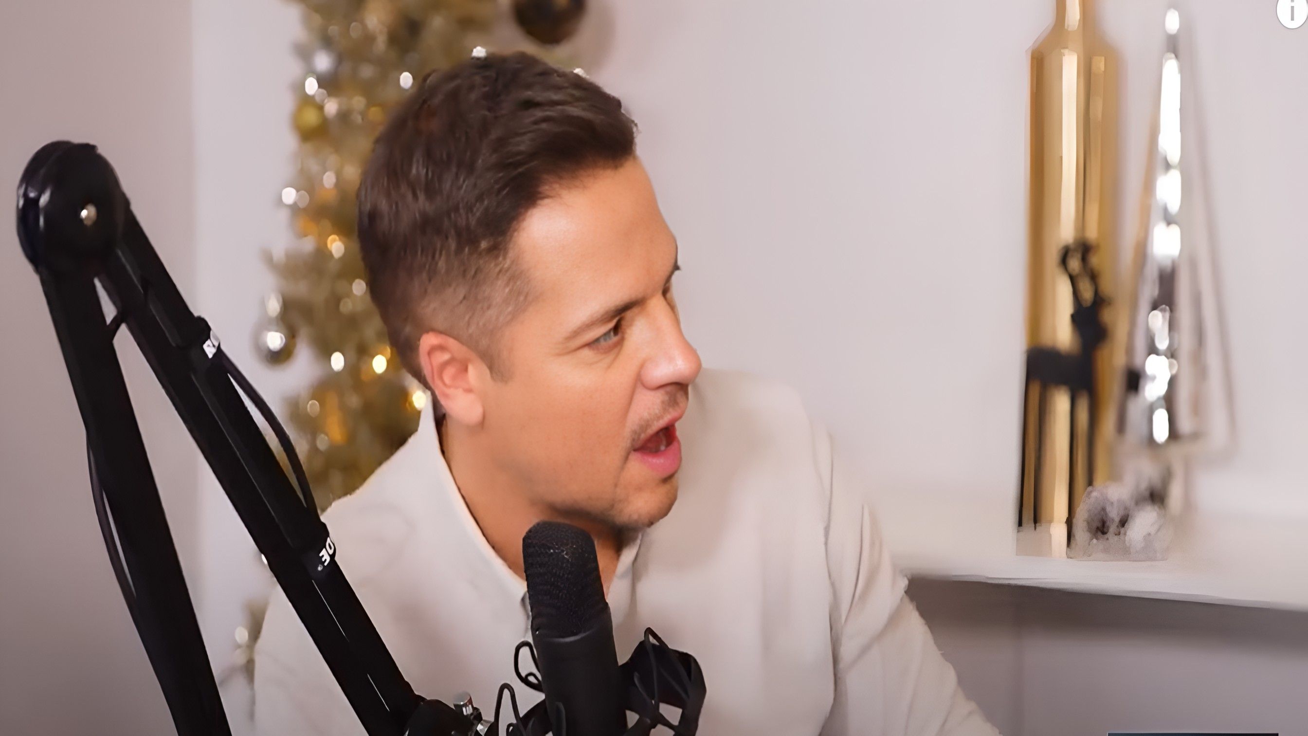 Jason Kennedy ( Image via E! News )
