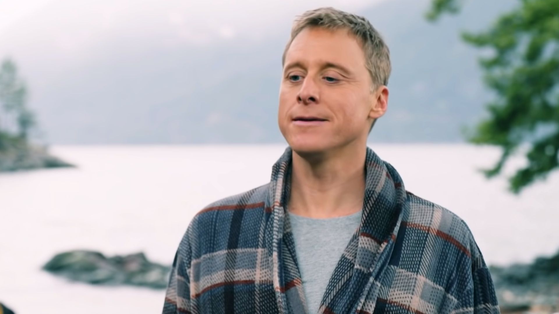 Alan Tudyk in Resident Alien | Image via Amblin Television