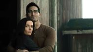 Tyler Hoechlin and Elizabeth Tulloch in Superman and Lois | Image via DC Entertainment