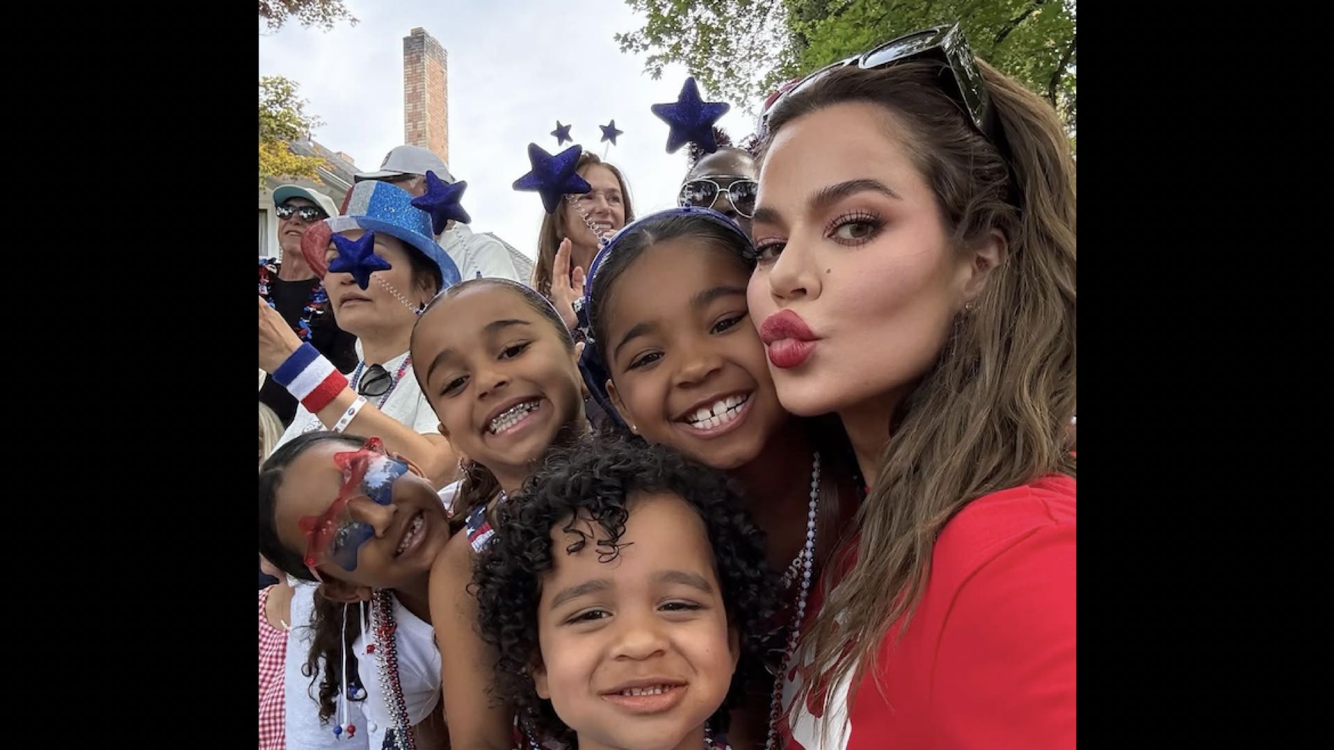 (Image via Instagram/@klo&eacute;kardashian)
