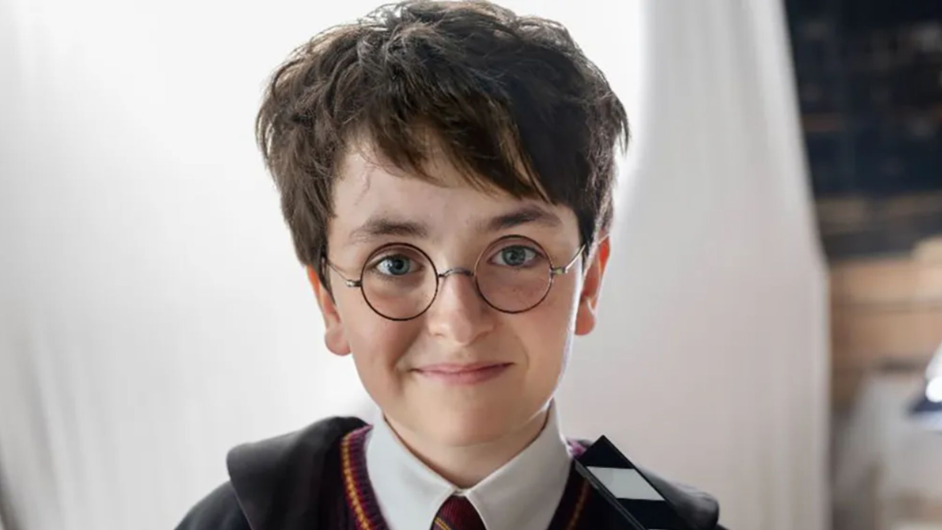 Dominic McLaughlin as Harry Potter (Image via Warner Bros.)