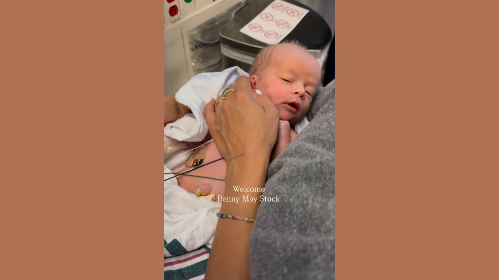 Ashley Stock brings daughter home. (Image via Instagram/@littlemissmomma)