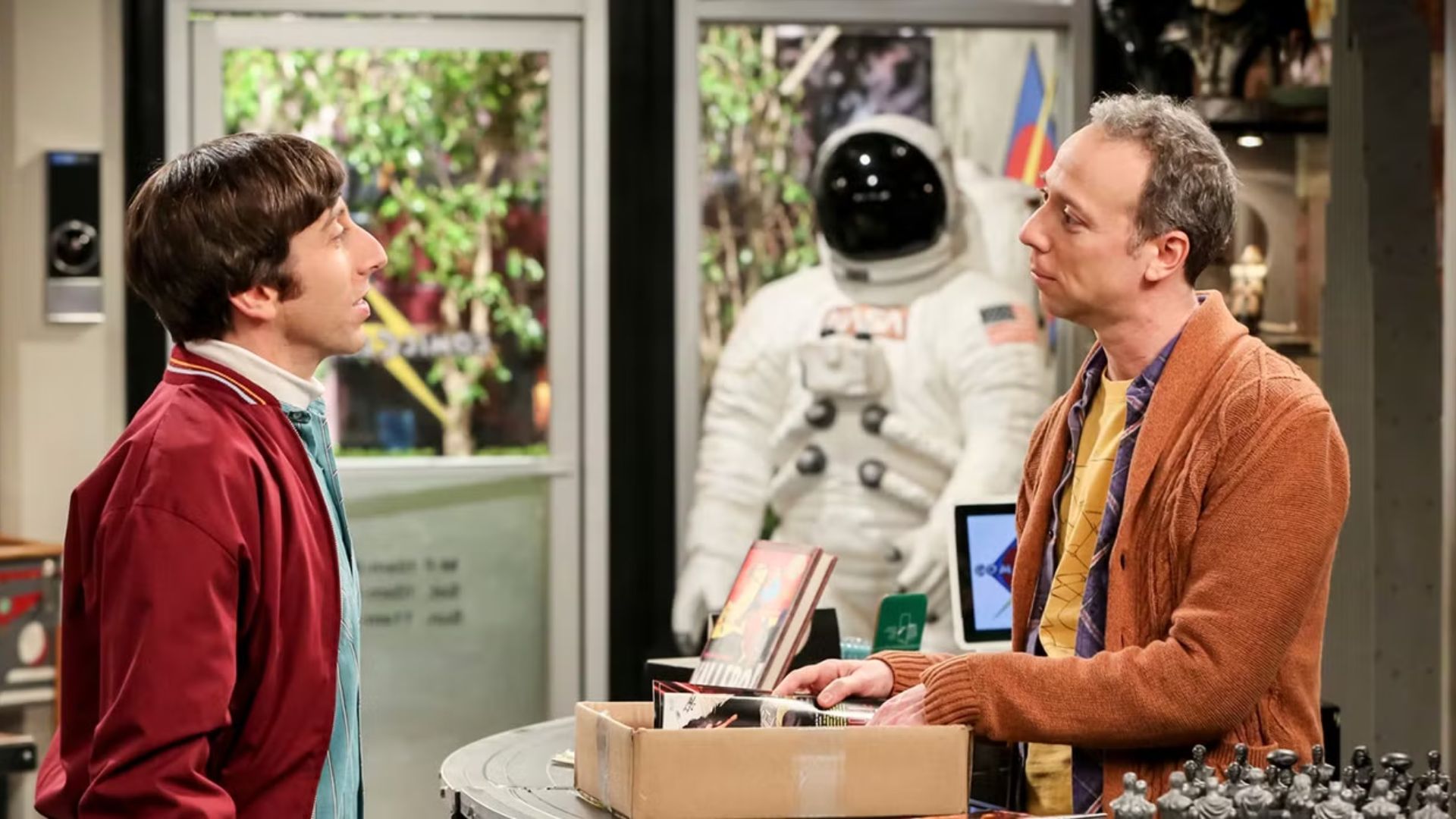 Howard and Stuart in The Big Bang Theory (Image via CBS)