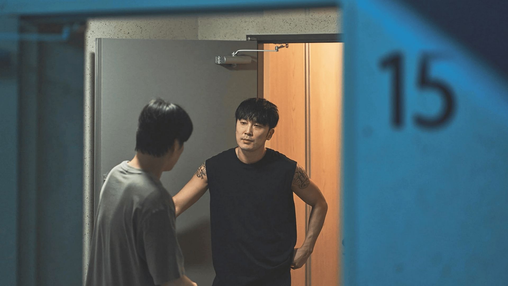 Scene from Wall to Wall | Image via: Netflix