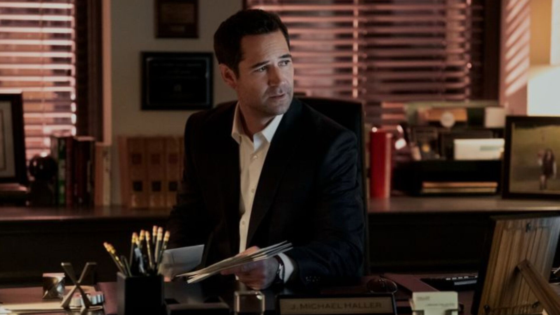 Mickey in The Lincoln Lawyer (image via Netflix)