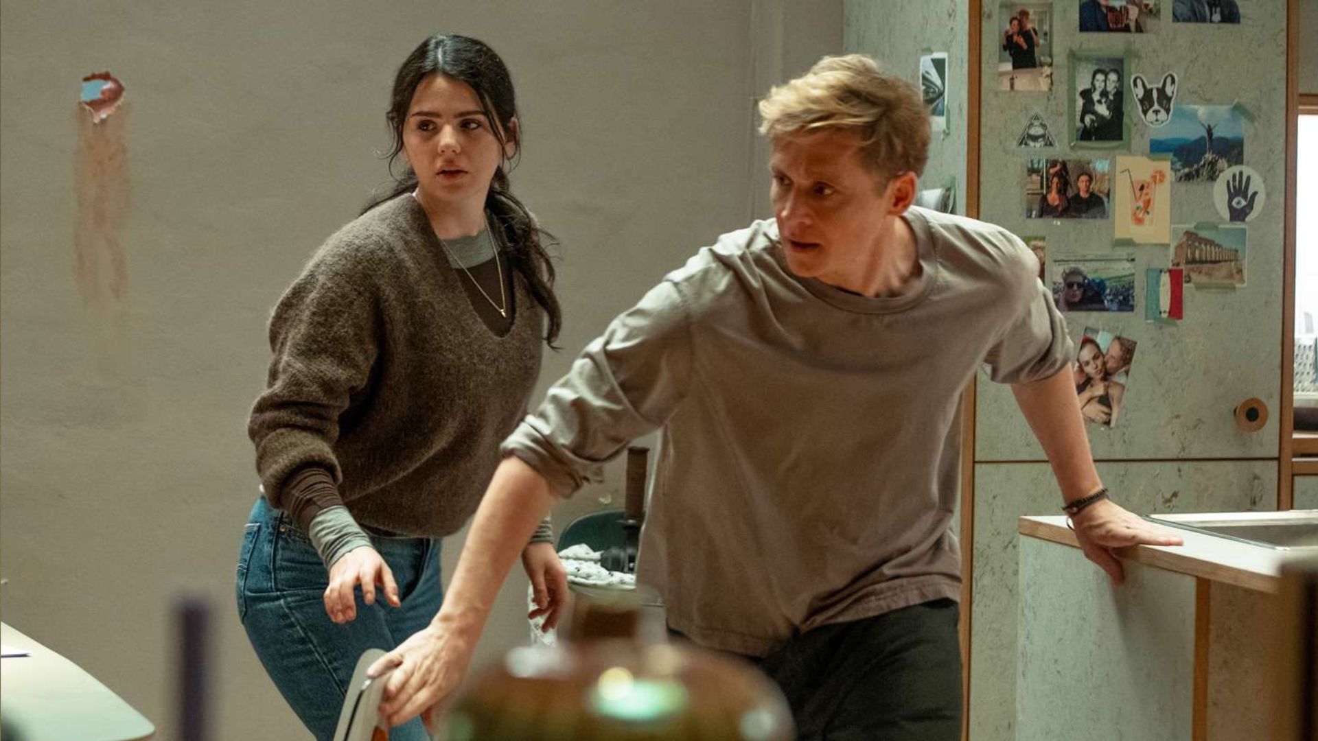 Tim and Olivia are staying together in panic in Brick | Image via Netflix