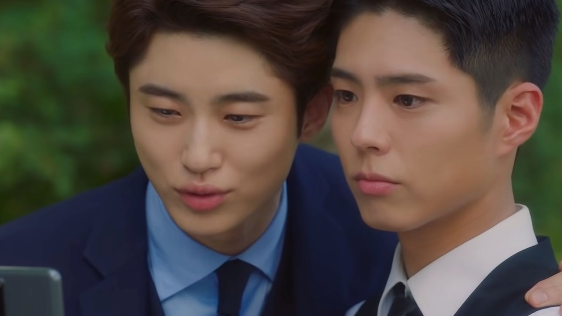 Byeon Woo-seok and Park Bo-sum in Record of Youth | Image via YouTube/Netflix